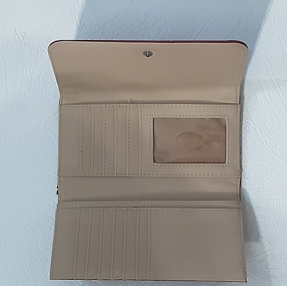 Guess Wallet - Picture 4 of 5